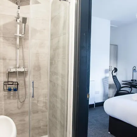 Stylish Home, Hosted By Esongrace Stays, Stoke-On-Trent - Perfect For Families - Contractors - Holiday Makers - Emergency Housing - Professionals, Relocators Exterior photo