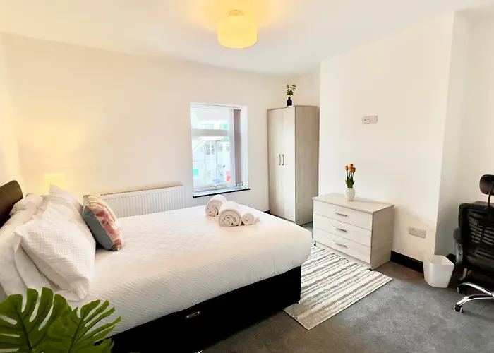 Stylish Home, Hosted By Esongrace Stays, Stoke-On-Trent - Perfect For Families - Contractors - Holiday Makers - Emergency Housing - Professionals, Relocators