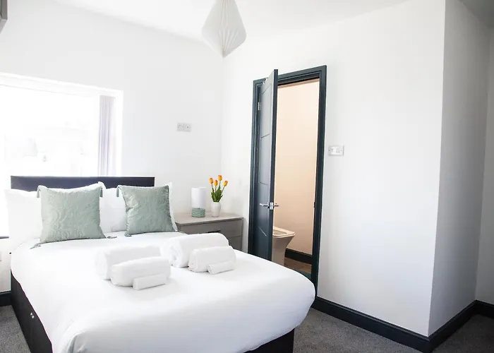 Stylish Home, Hosted By Esongrace Stays, Stoke-On-Trent - Perfect For Families - Contractors - Holiday Makers - Emergency Housing - Professionals, Relocators
